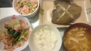 カレイの煮付け＋ポテトサラダ＋小松菜のおかか和え