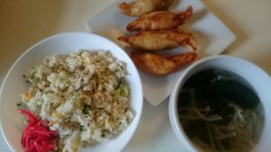 塩そぼろチャーハン＋鶏皮餃子